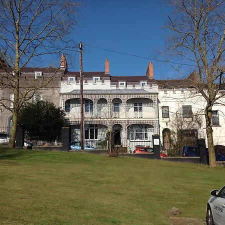 Hotel 8a Spring Gardens Haverfordwest Exterior foto