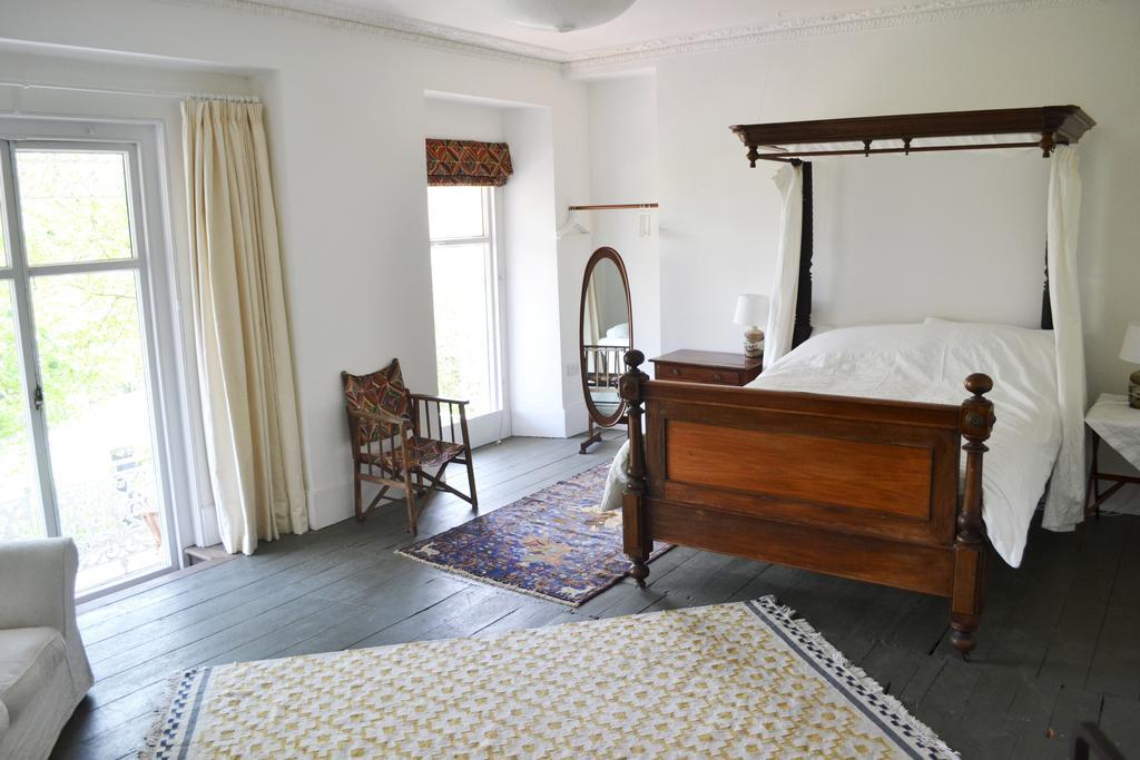 Hotel 8a Spring Gardens Haverfordwest Exterior foto