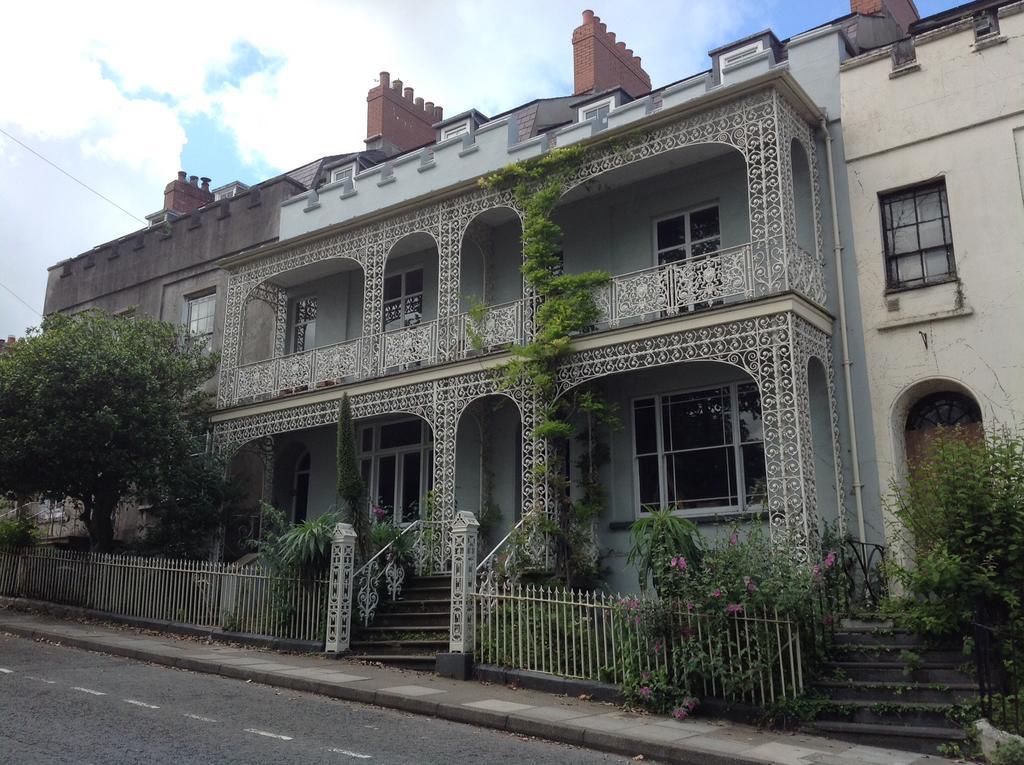 Hotel 8a Spring Gardens Haverfordwest Exterior foto