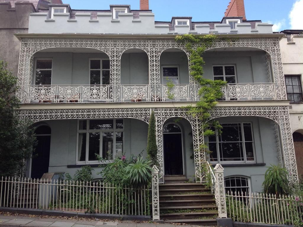 Hotel 8a Spring Gardens Haverfordwest Exterior foto