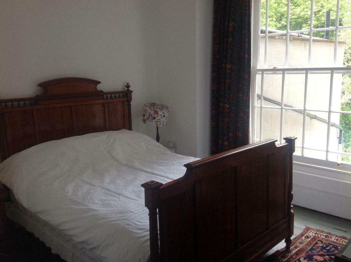 Hotel 8a Spring Gardens Haverfordwest Exterior foto