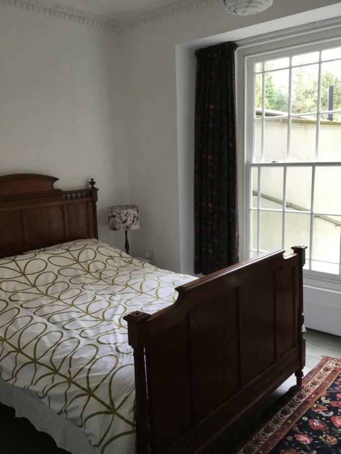 Hotel 8a Spring Gardens Haverfordwest Exterior foto